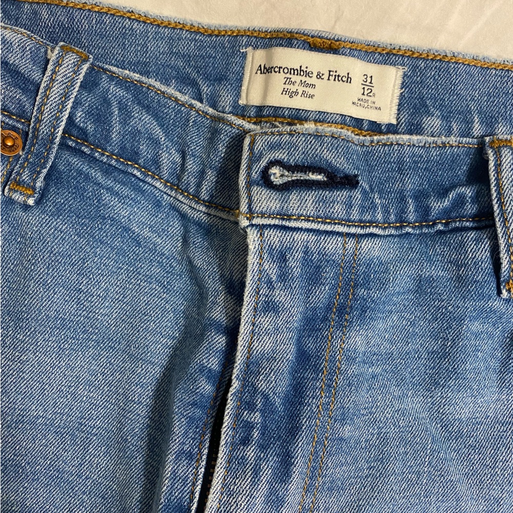 Abercrombie The Mom High Rise Jeans